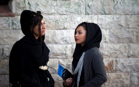 Frauen aus iran kennenlernen